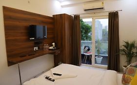 The Grove Hotels By Opulent Inn